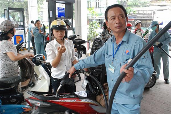 de-xuat-dieu-chinh-thue-moi-truong-gop-phan-han-che-buon-lau-xang-dau